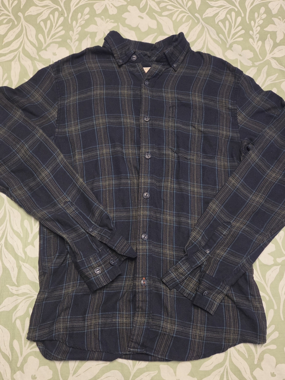 Men's Dark Blue Plaid Casual Button-Down Shirt